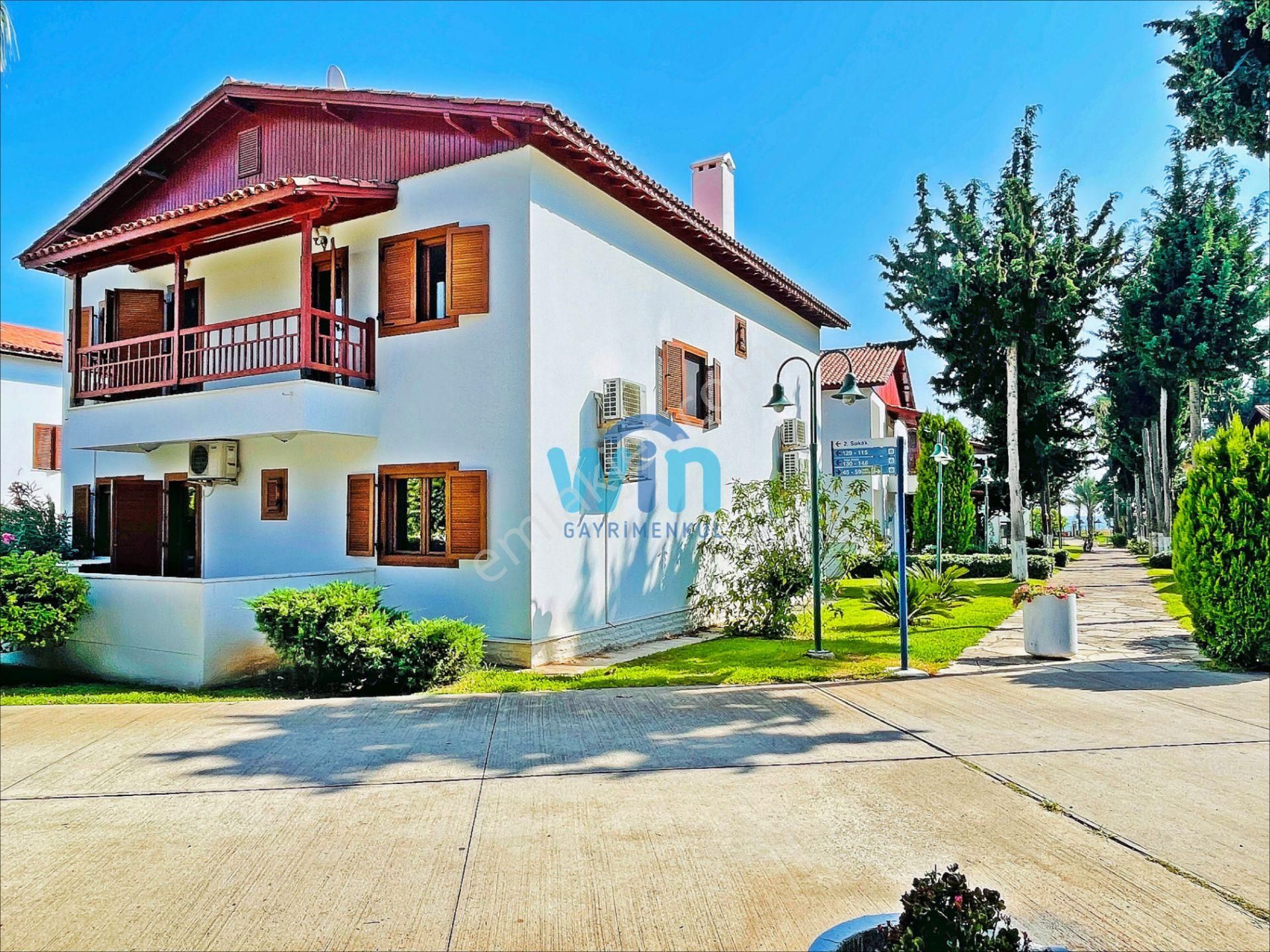 Win'den Gama Konutlarında Tadilatlı Eşyalı Satılık 5+1 Villa - Görsel 35