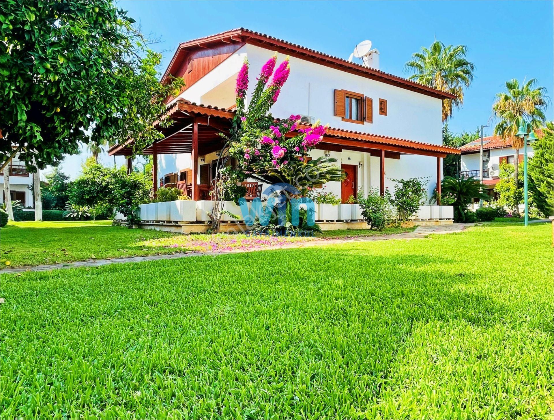 Win'den Gama Konutlarında Tadilatlı Eşyalı Satılık 5+1 Villa