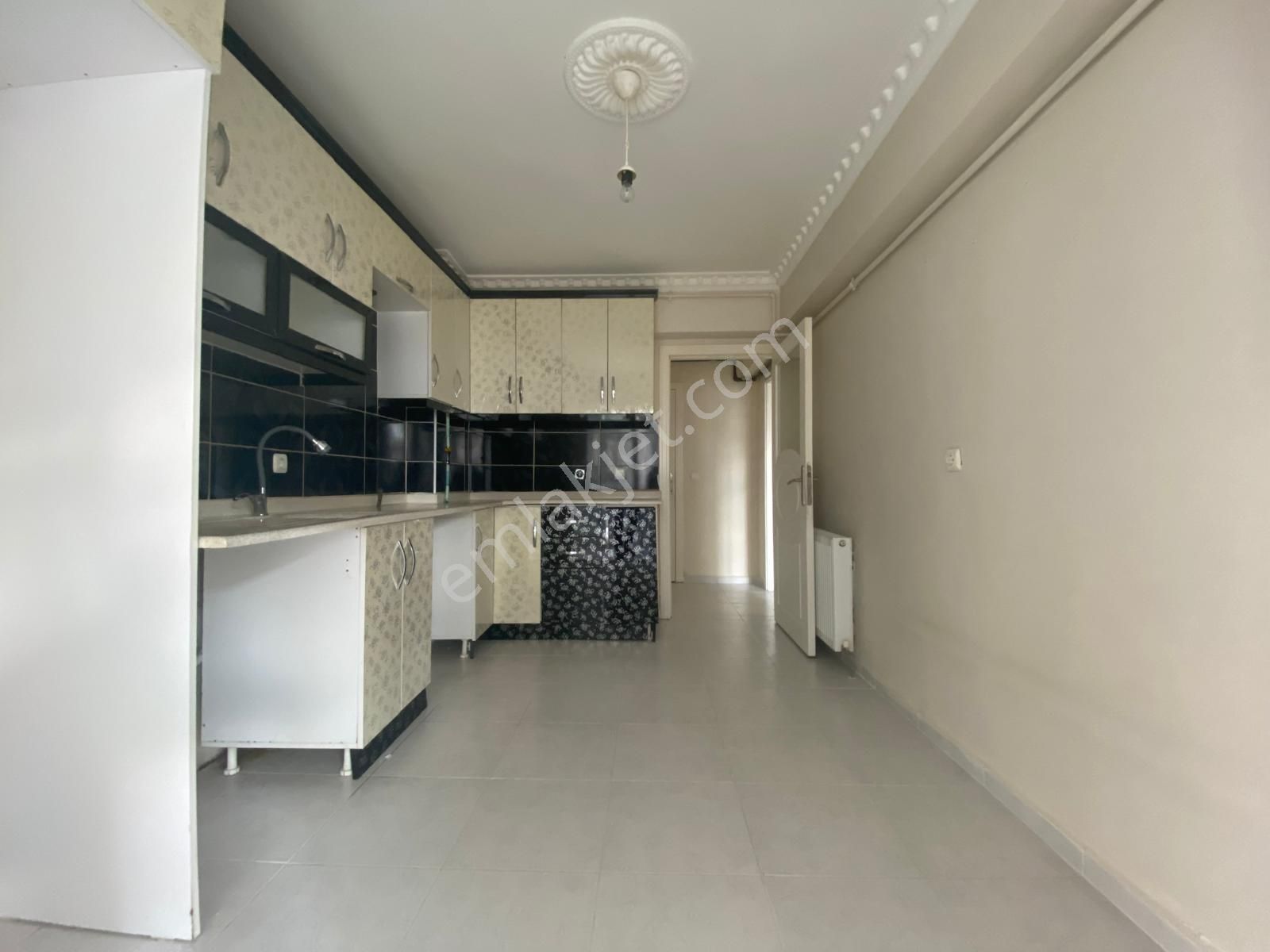 Keçiörende 3+1 Kat Konumlu Y Giriş Altın Da Daire Olan Satılık Daire