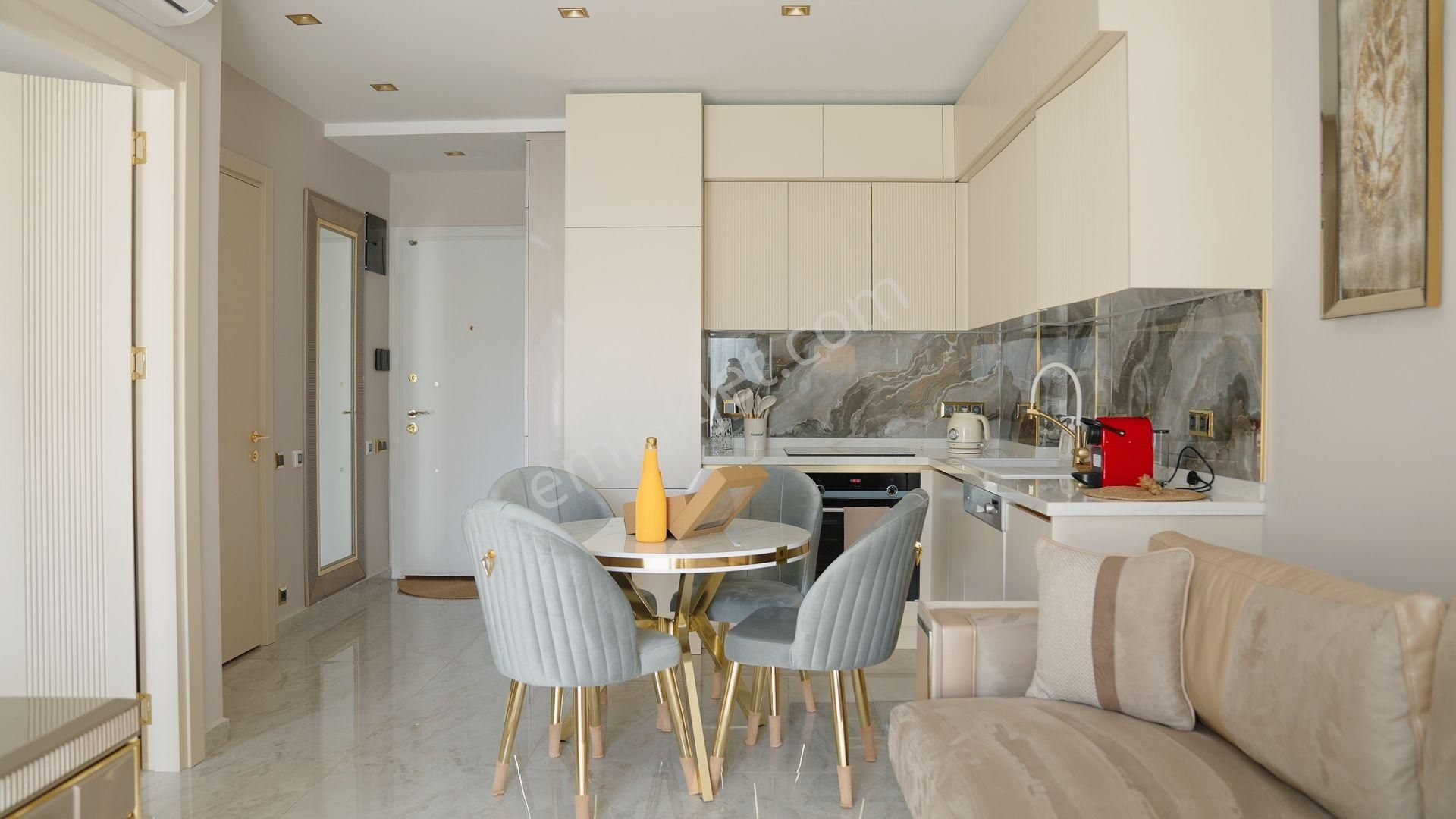 Alanyanın Merkezinde Denize 100 M Mesafede Lüx Daire - Görsel 5