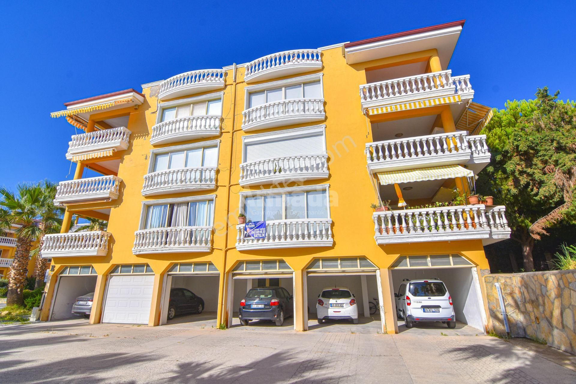 Kuşadası Marina'da Fırsat Satılık Lüks 3+1 Daire