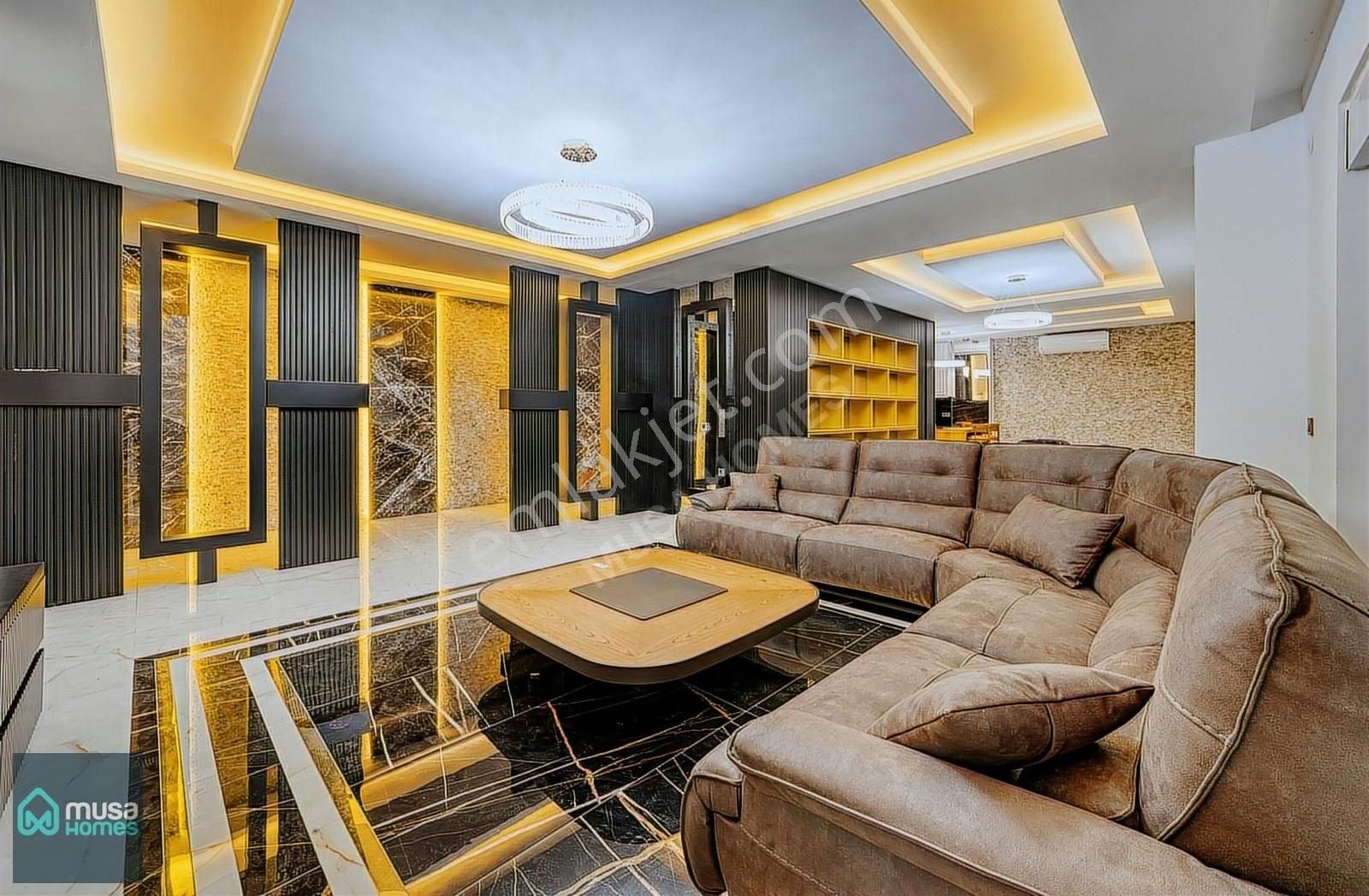 Alanya / Tepe | Modern Zarafette Triplex Villa - Görsel 25