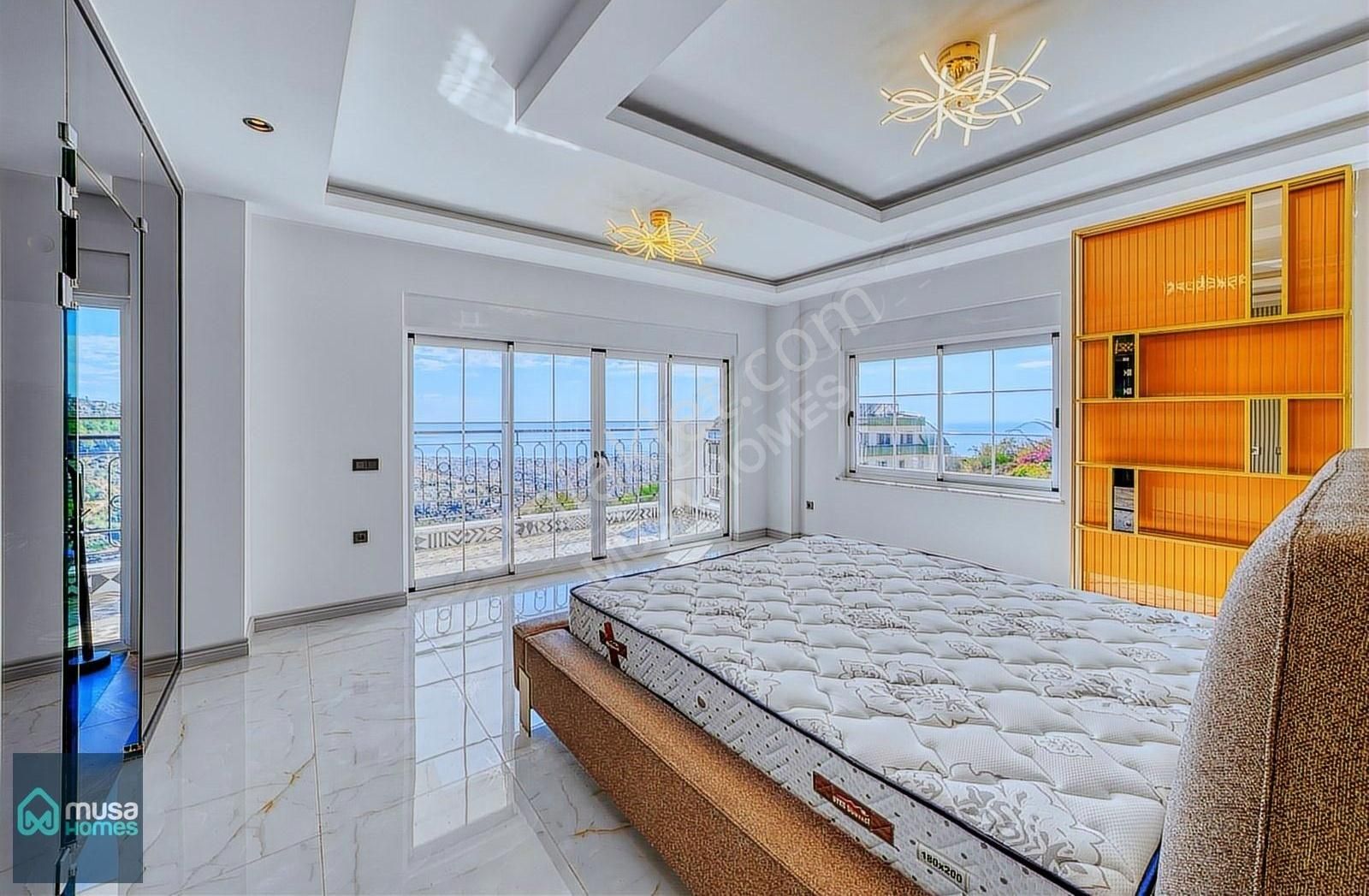 Alanya / Tepe | Modern Zarafette Triplex Villa - Görsel 26