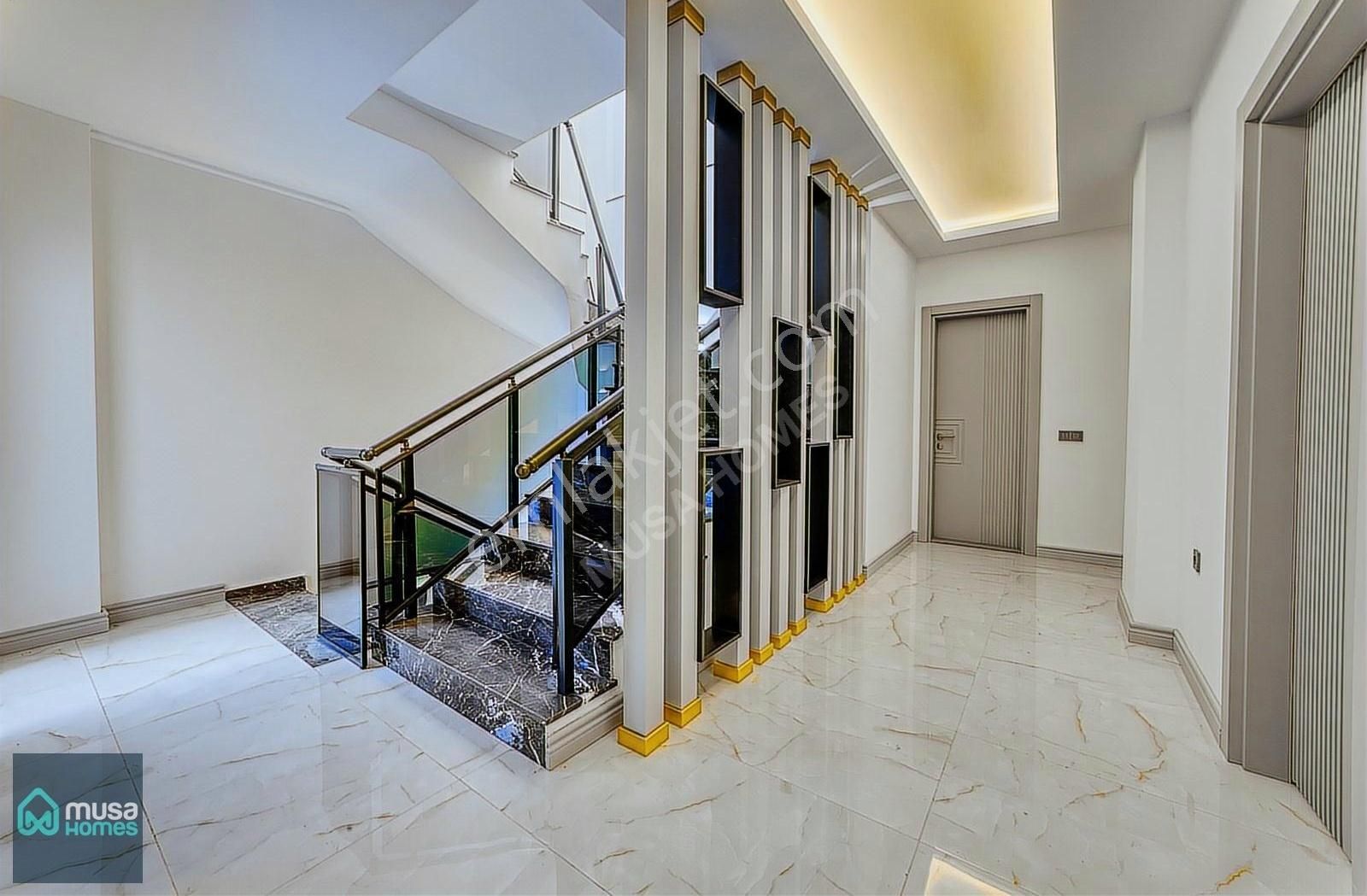 Alanya / Tepe | Modern Zarafette Triplex Villa - Görsel 20