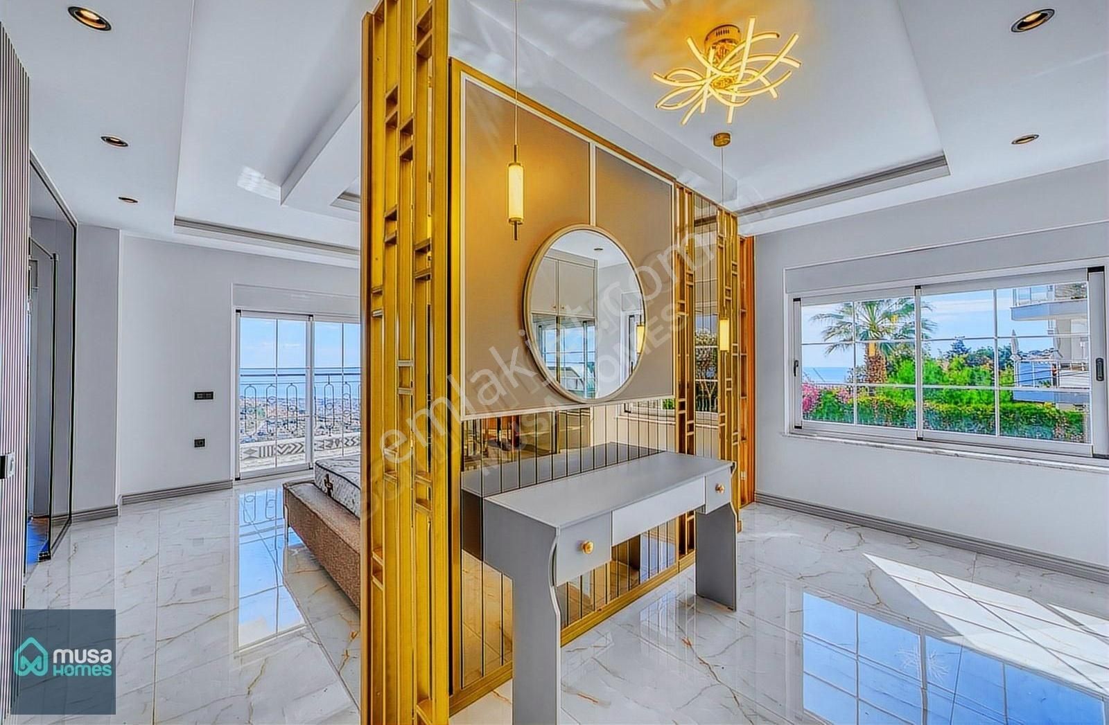 Alanya / Tepe | Modern Zarafette Triplex Villa - Görsel 14