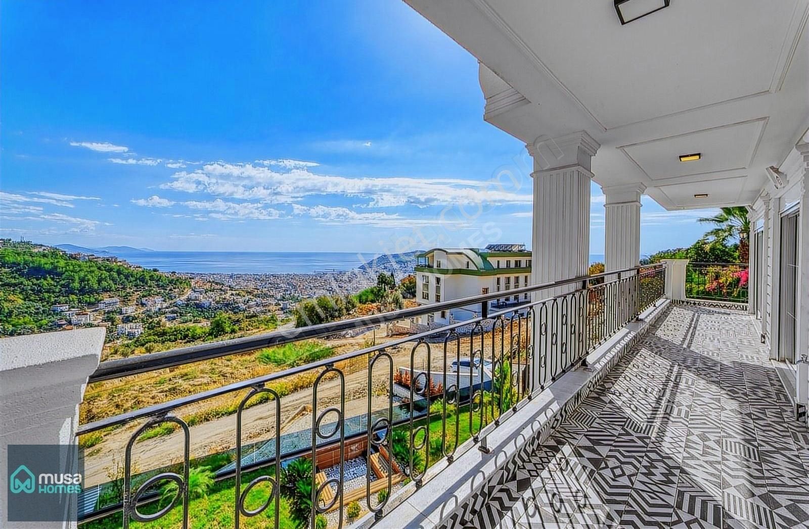 Alanya / Tepe | Modern Zarafette Triplex Villa - Görsel 19