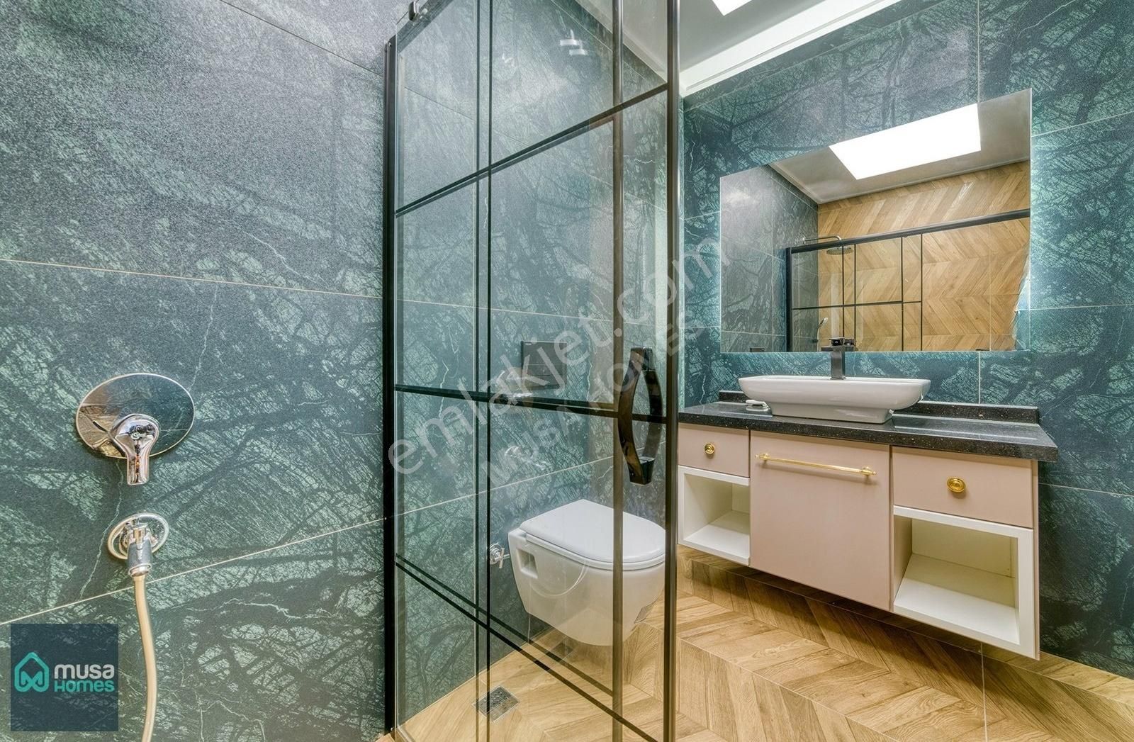 Alanya / Tepe | Modern Zarafette Triplex Villa - Görsel 22