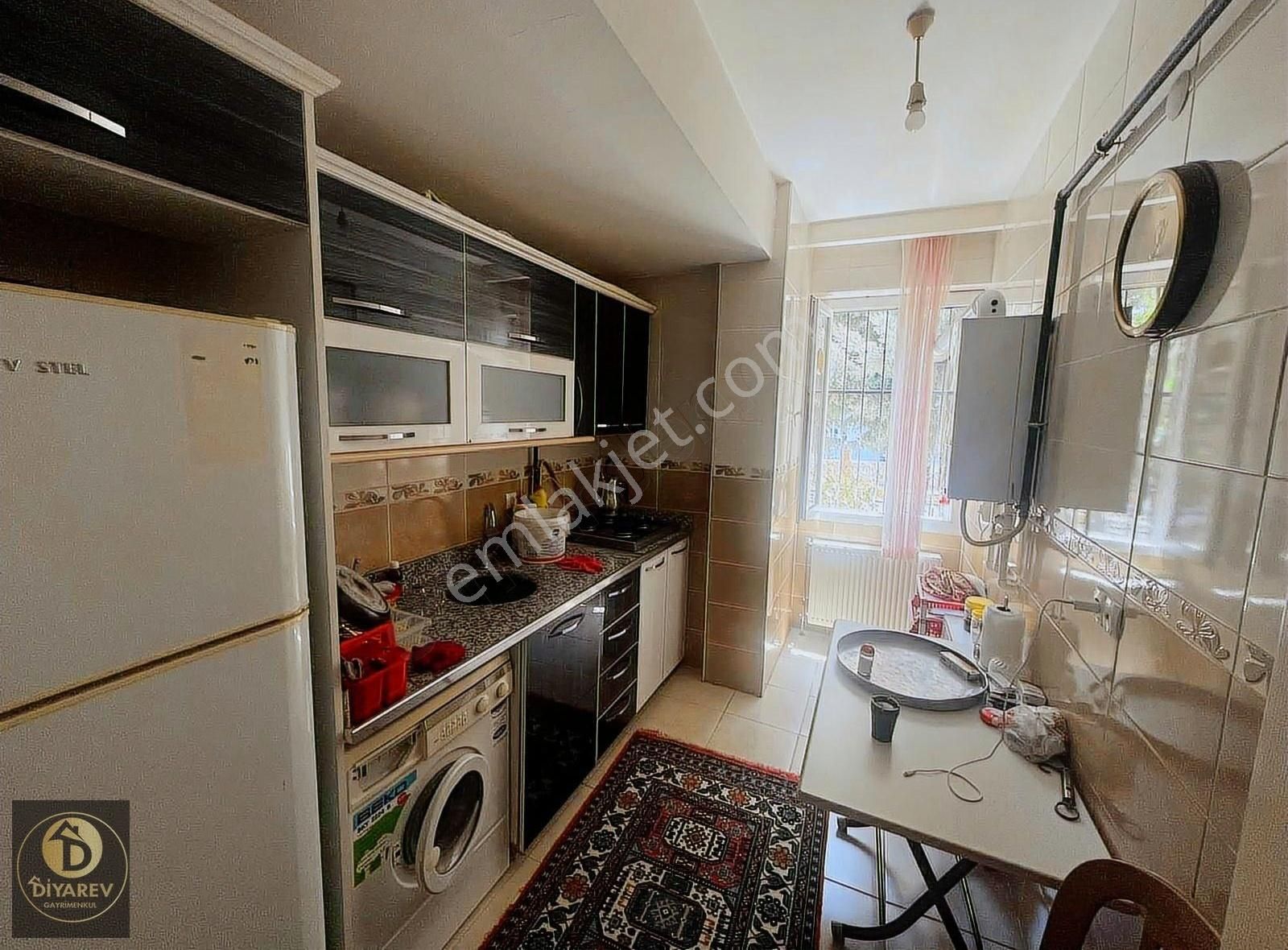 Bağcılar Bölgesi Zana Düğün Salonu Arkası