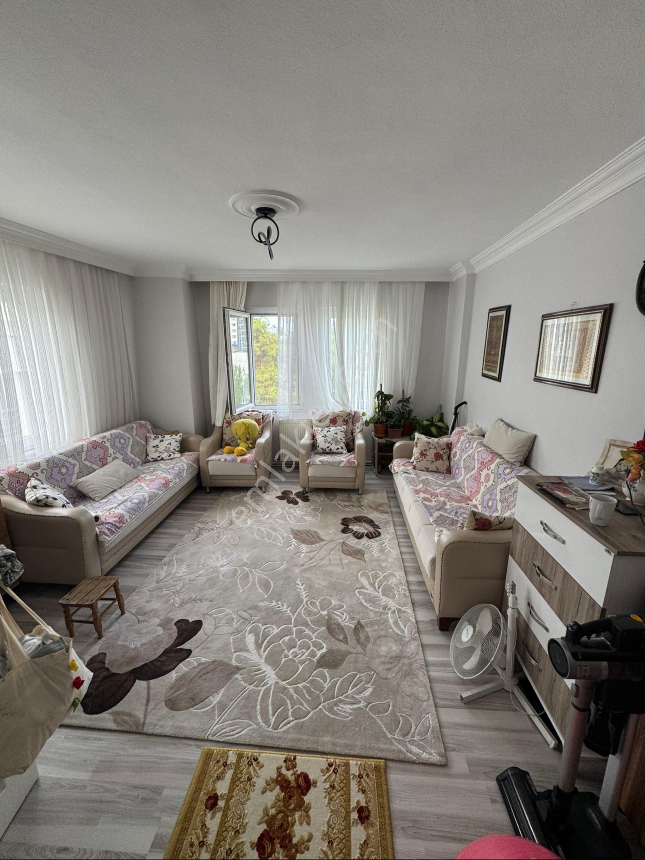 Görüklede Merkezi Konumda 3+1 Arakat Ayrı Mutfaklı Aile Dairesi Bir Çok Yere Yürüme Mesafesinde - Görsel 5