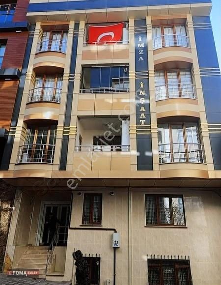 Arnavutköy Merkez Avlu Avm'nin Tam Arkasında 3+1 Çift Balkonlu