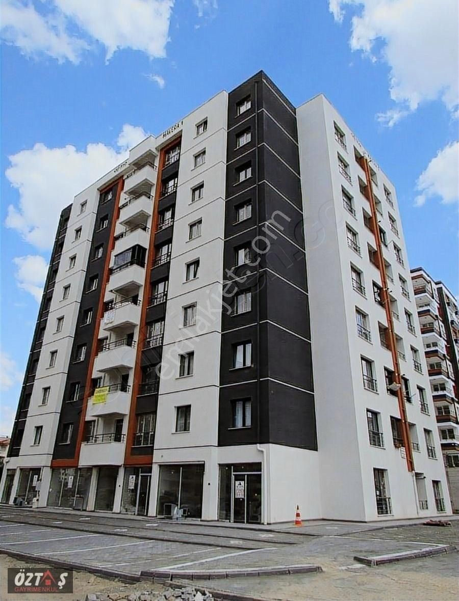 Güney Doğu Köşe Basi Fırsat Dairesi