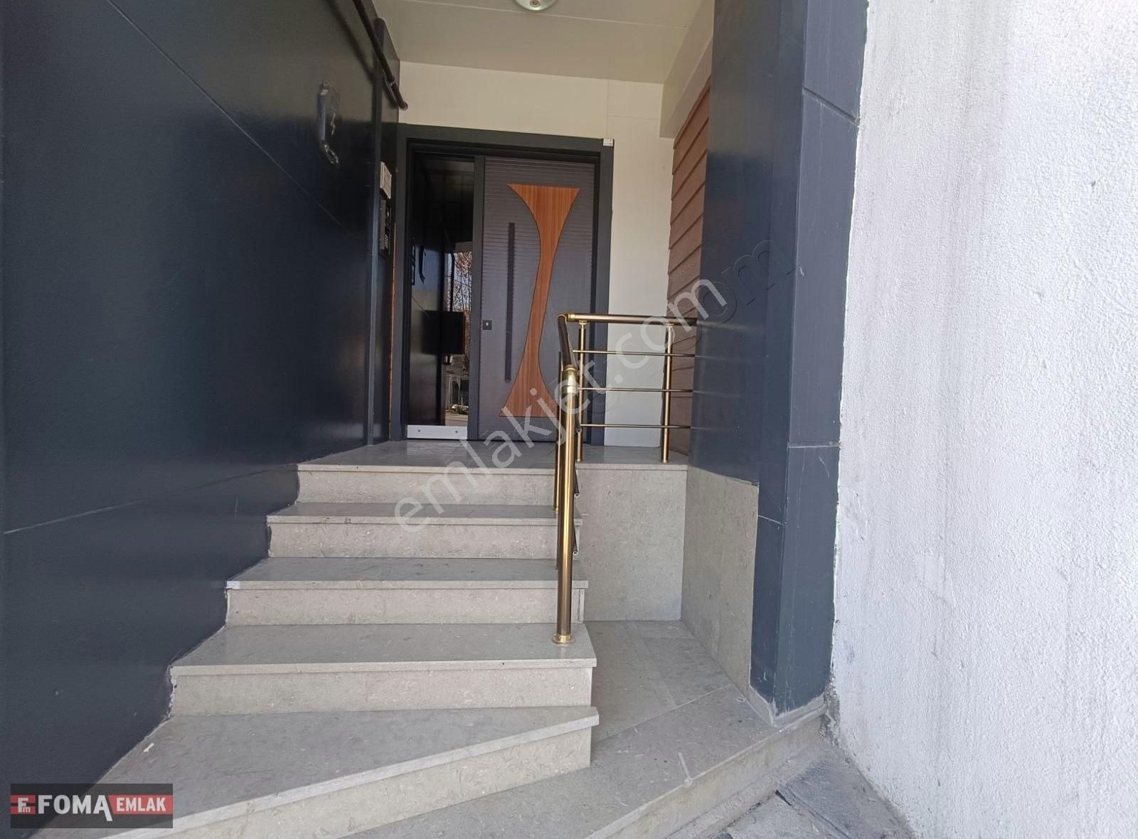 A.köy Boğazköyde Cad.cephe Bürüt 160 M2 Net 130 M2 Üst Dublex