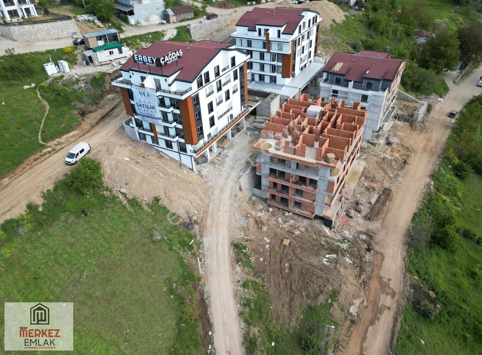 Başiskele Barbaros Mah'de Seyr-i Vadi Projesi 2+1 Satılık Daire
