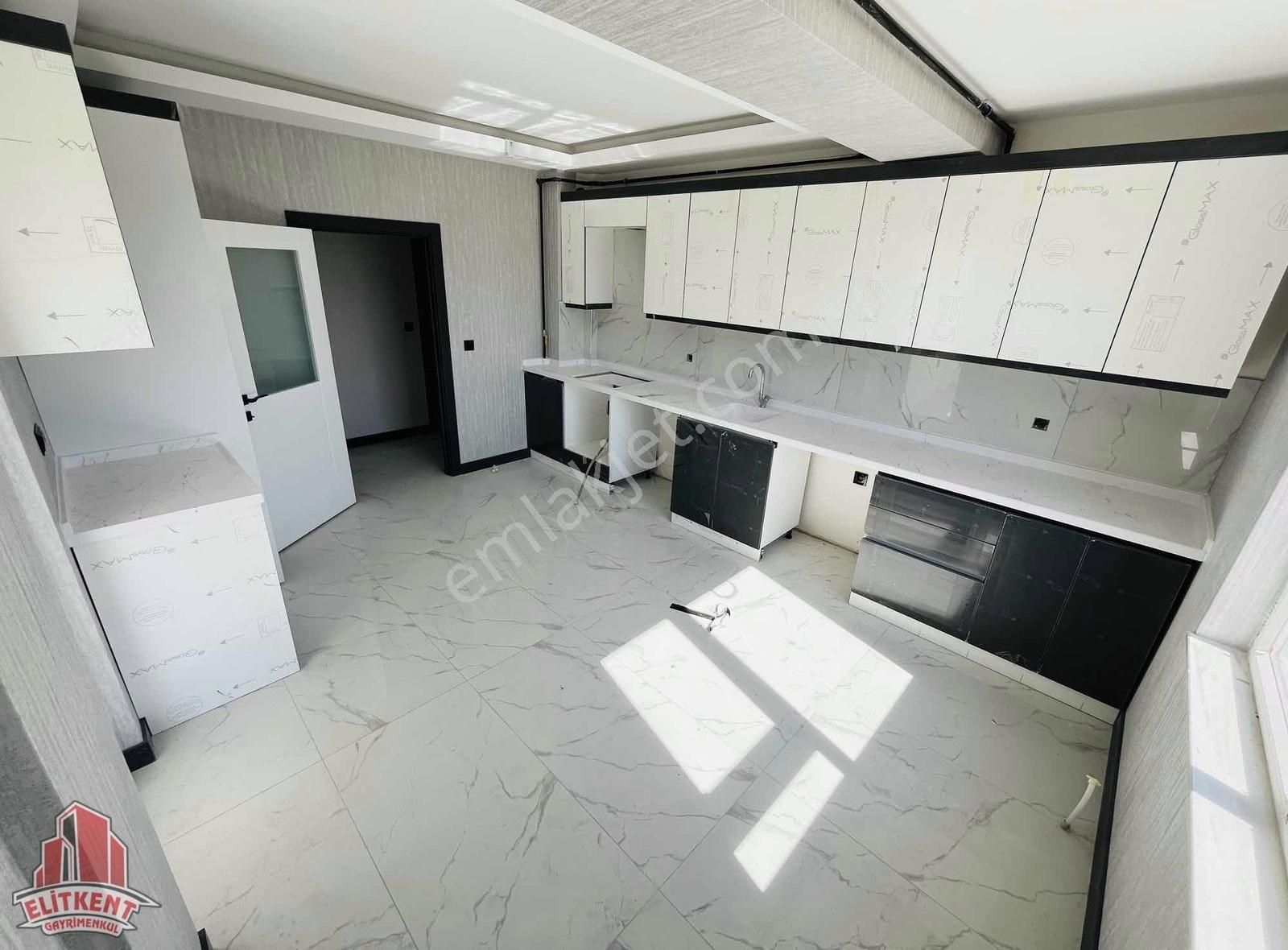 Elitkent'den Katta Önü Açık Geniş Kullanışlı 3+1 Yapılı Daire