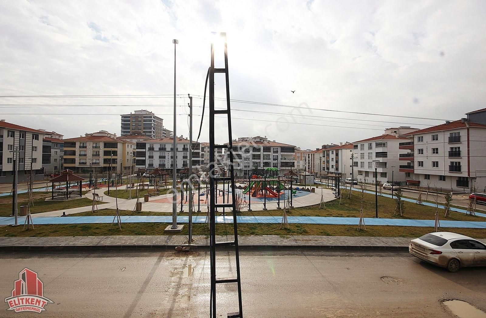 Elitkent'den Park Cepheli Yüksek Giriş Yapılı Giyinme Odalı 3+1