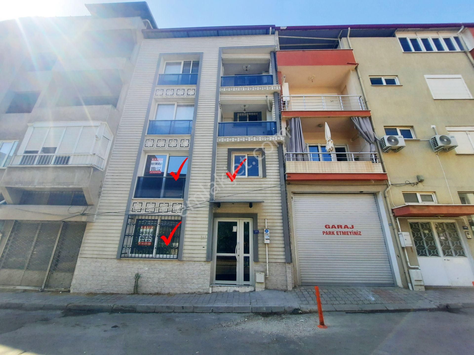 Sağlık Caddesinde, Doğalgaz Kombili, Arka Bahçeli Kat Dubleksi..