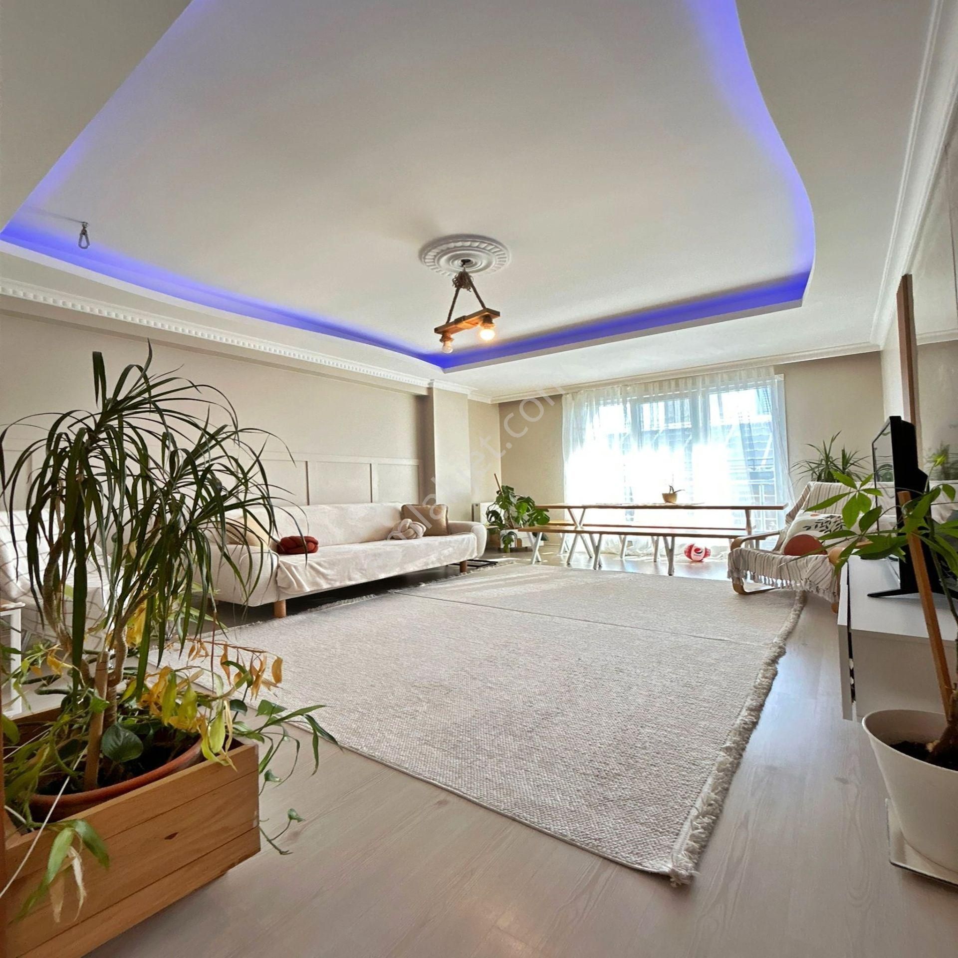 Bahçeşehir Lokasyonun Da Satılık Lüx Dekorlu 2+1 Daire