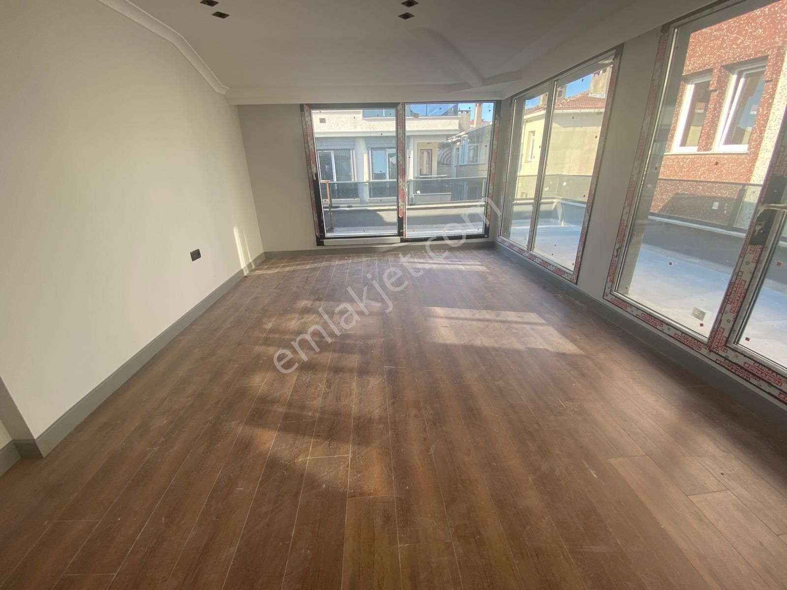 Delta’dan 2+1 Sıfır 80m2 Otoparklı Asansörlü Kiralık Süper Teras Katı Daire