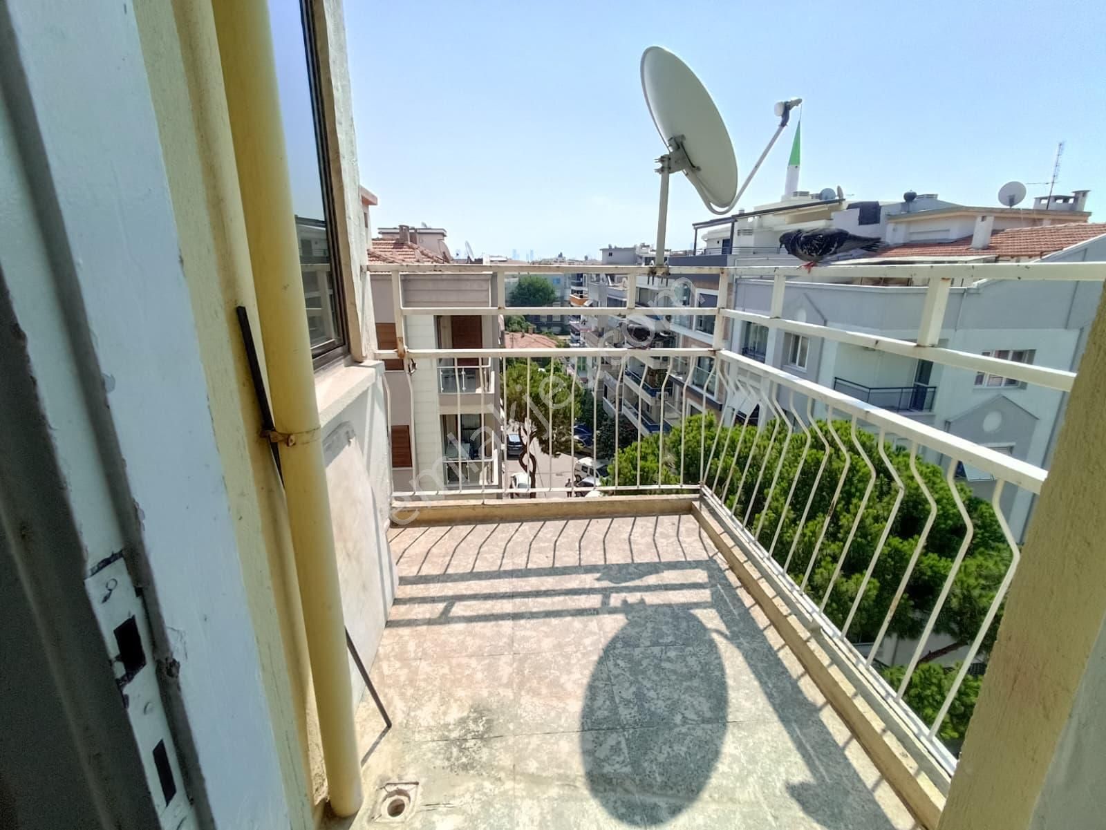 Karşıyaka Girne Bulvarı Arkası Köşe 3+1 Kiralık Daire - Görsel 11