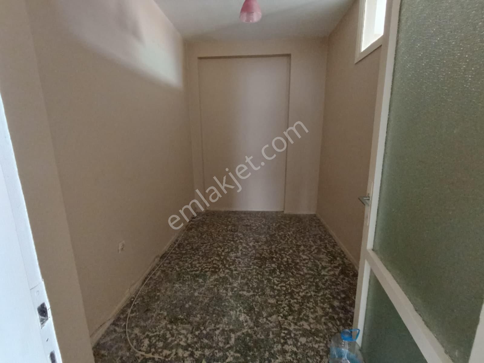 Karşıyaka Girne Bulvarı Arkası Köşe 3+1 Kiralık Daire - Görsel 17