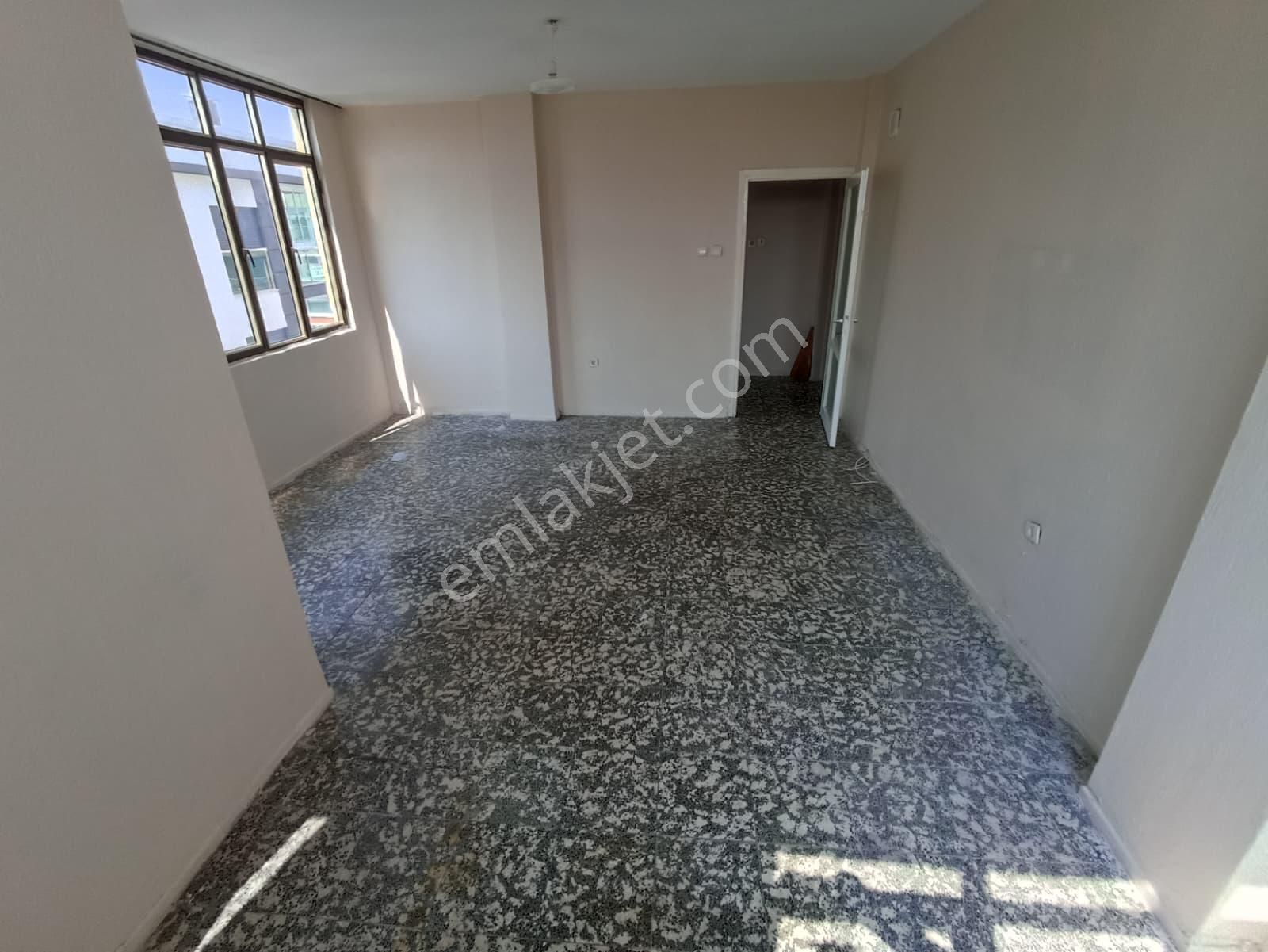 Karşıyaka Girne Bulvarı Arkası Köşe 3+1 Kiralık Daire - Görsel 4