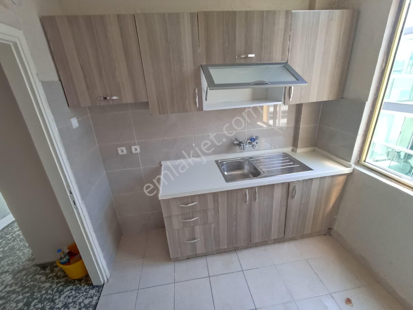 Karşıyaka Girne Bulvarı Arkası Köşe 3+1 Kiralık Daire - Görsel 9