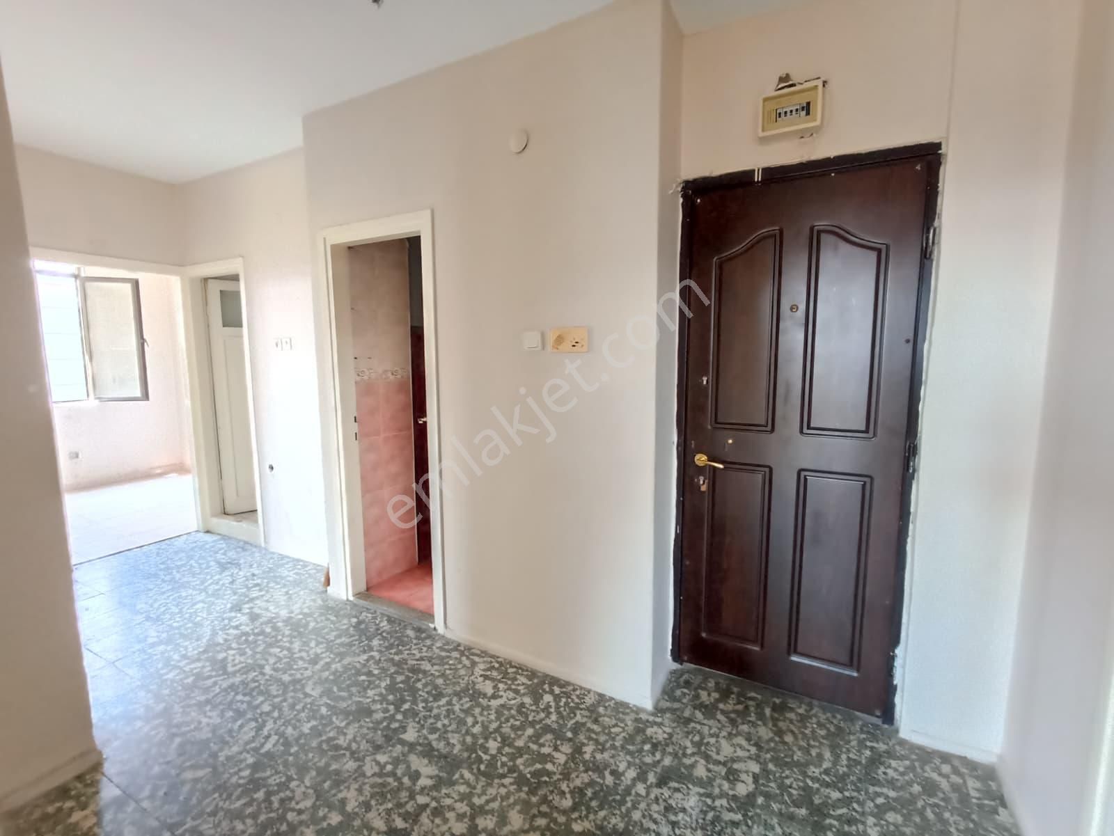 Karşıyaka Girne Bulvarı Arkası Köşe 3+1 Kiralık Daire - Görsel 6