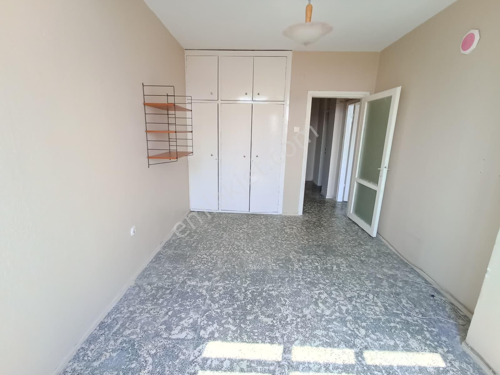 Karşıyaka Girne Bulvarı Arkası Köşe 3+1 Kiralık Daire - Görsel 15