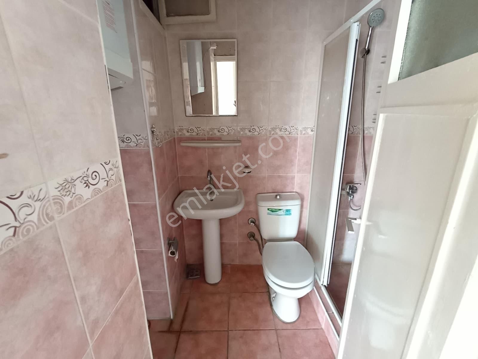 Karşıyaka Girne Bulvarı Arkası Köşe 3+1 Kiralık Daire - Görsel 18