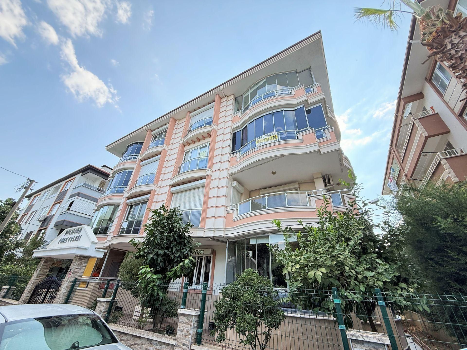Sadece Utku Emlaktan Altınkumda 2+1 Asansörlü Lüks Satılık Daire