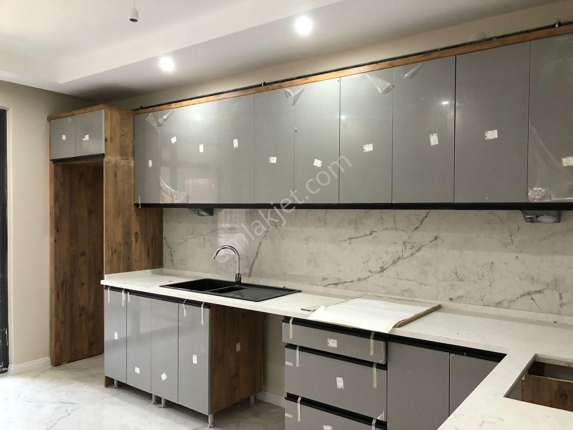Göztepe Mahallesinde Karakol Yakını Satılık 2+1 Ultra Lüks Daire