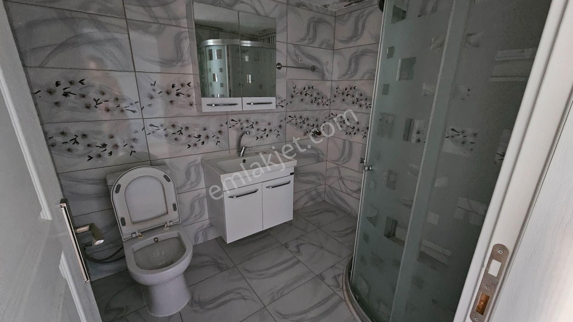 Göçmen Gayrimenkul'den Yeni Mah.3+1 Kiralık Daire