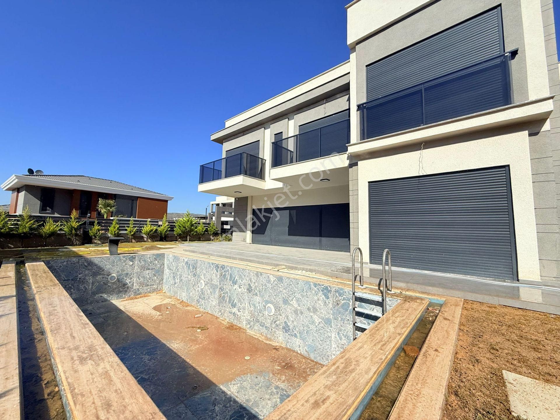 Merkezı Konumda-özel Havuz/otopark-550 M2 Bahçe-yeni-ultra Lüx-akıllı Ev Tamamı Müstakil - Görsel 13