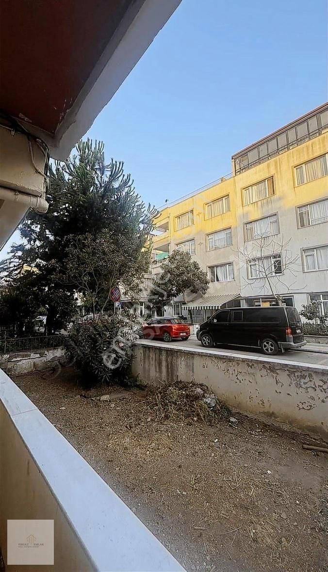 Rüstempaşa Mah Giriş Kat 3+1 Satılık Daire