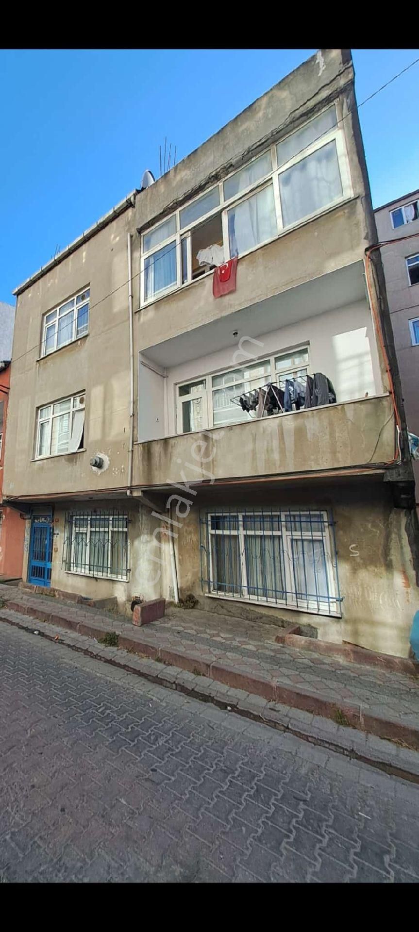 Rise Emlâk Tan Satılık 4 Katlı Bina 106 M2