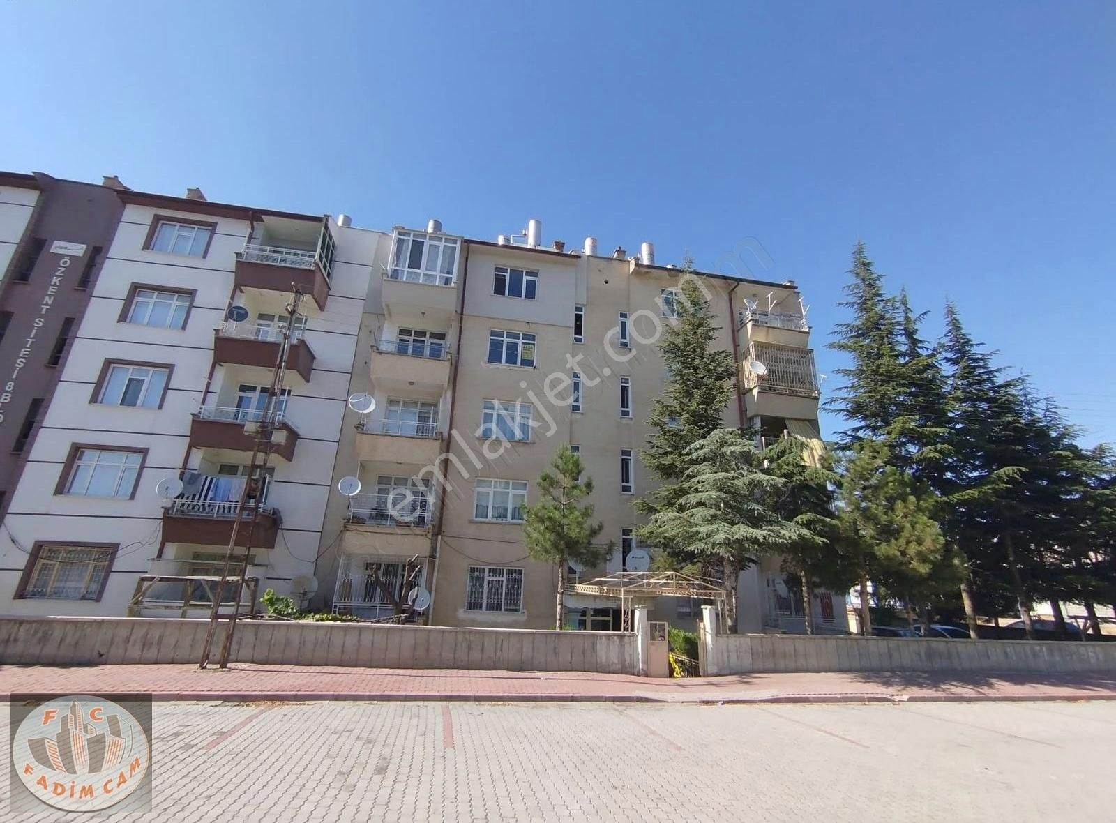 Fadim Cam Gayrimenkul Den Cumhuriyet Mahallesinde Satılık Daire