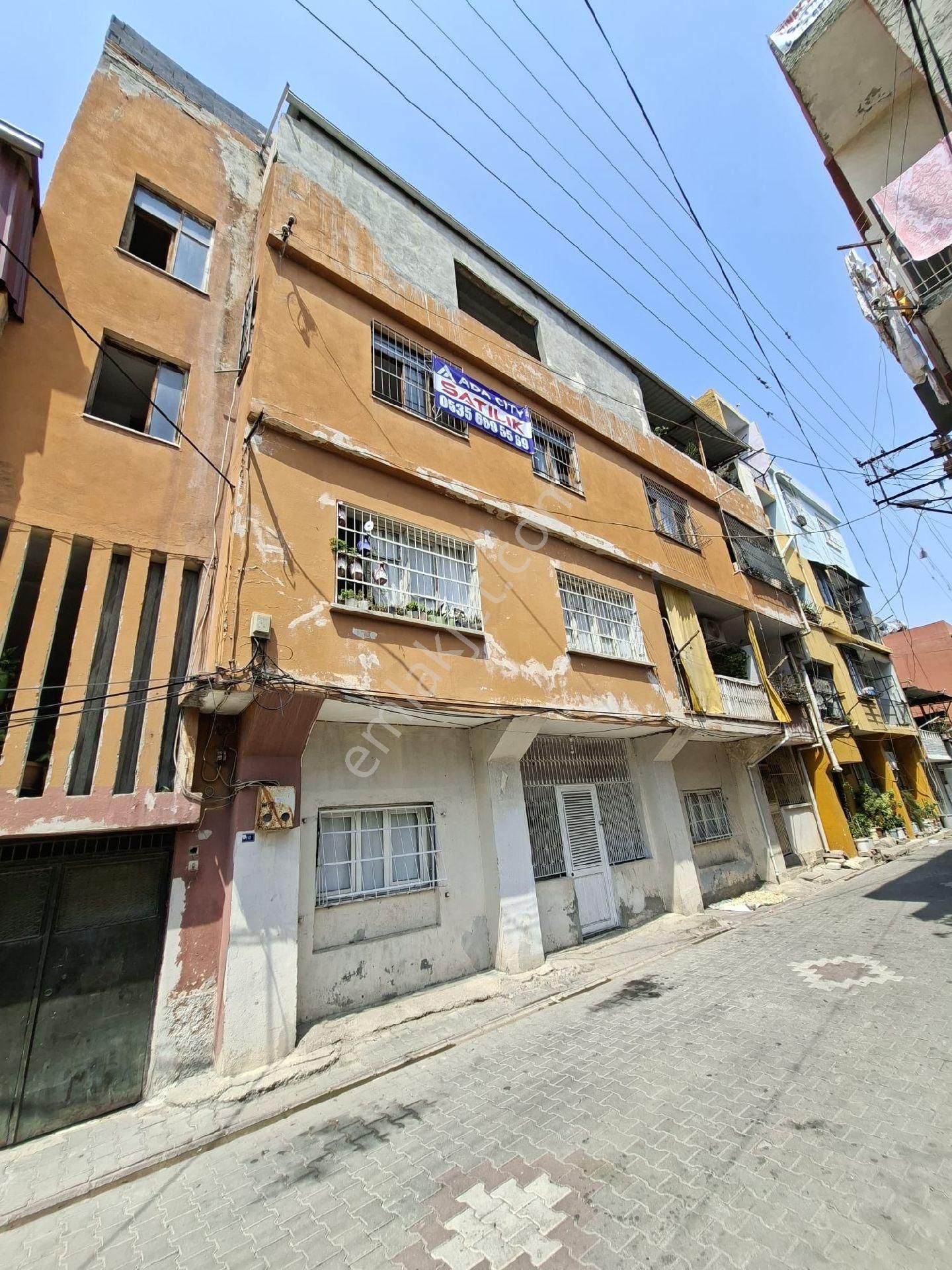 Meydan Mah.eski Emniyet Arkası 4 Katlı Komple Satılık Bina