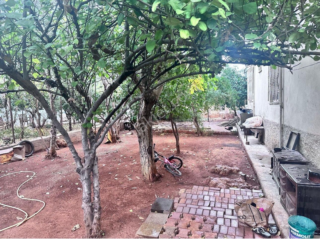 Pınarlıda Yatırımlık Ticari Arsasıyla 2 Katlı Ev - Görsel 2