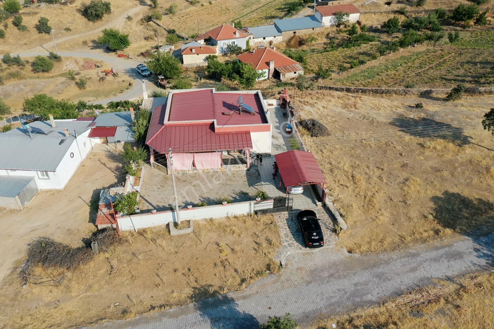 Satılık Ultra Lüks Köy Evi: Uşak Eşme Balabancı Köyü'nde Huzur Dolu Bir Yaşam