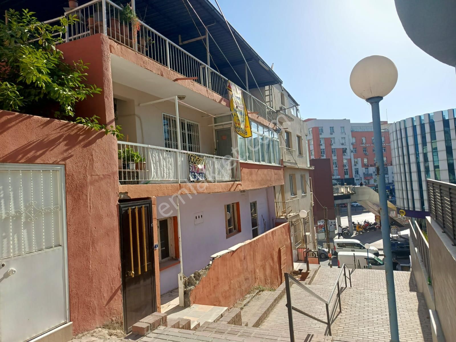 Çiğli De Müstakil Konple Betonarma 2 Katlı Bina Ve Teraslı Ak Bank 7. Noter Yanı - Görsel 23