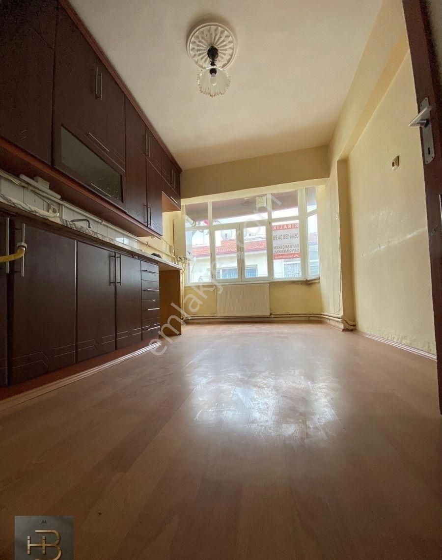 Bayrakçeken'den 2+1 Kiralık İhsaniye Mah Yapı Kredi Bankası Yakn