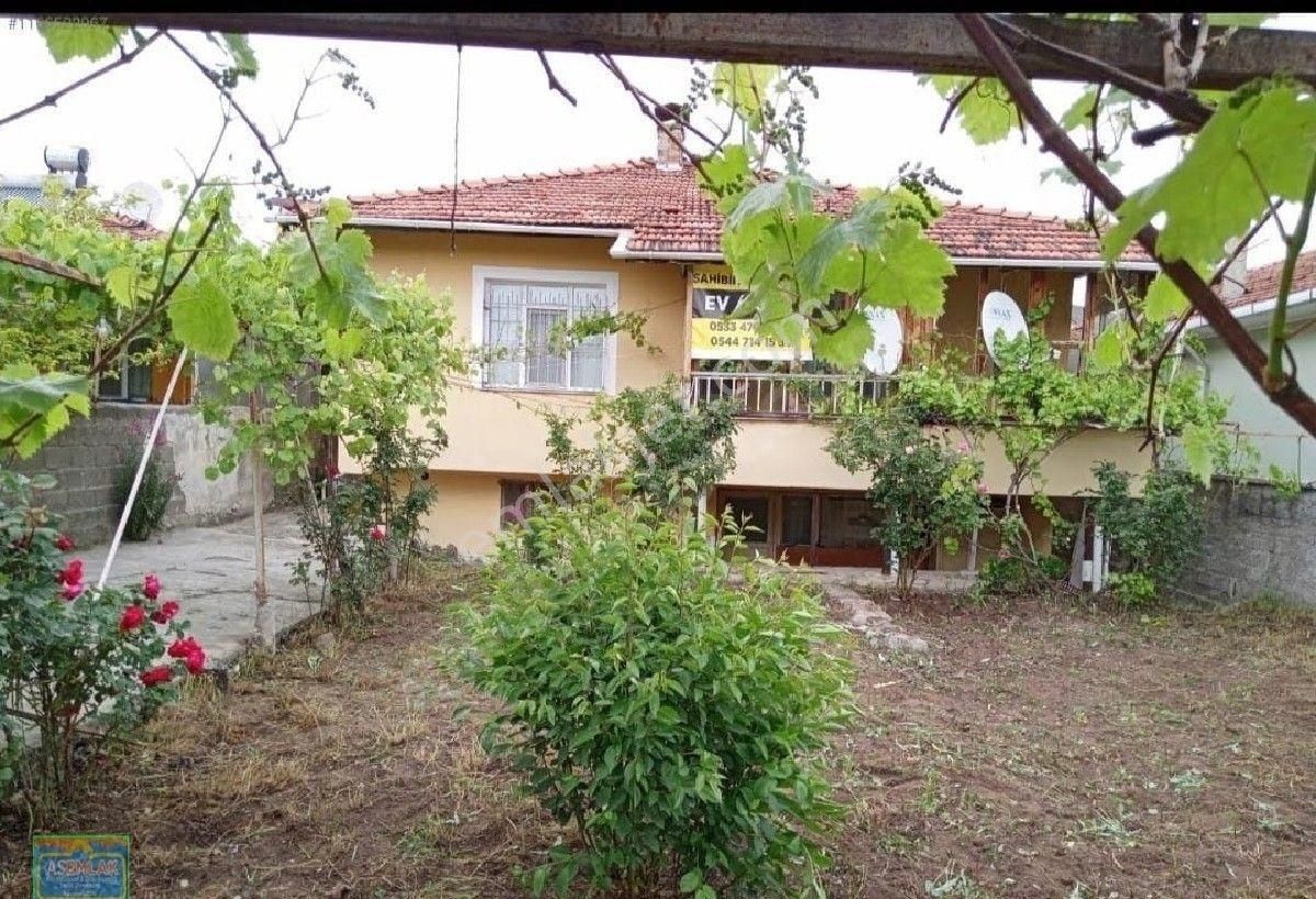 Gümüşhacıköy De Satılık Müstakil Ev Asemlak Satıyor