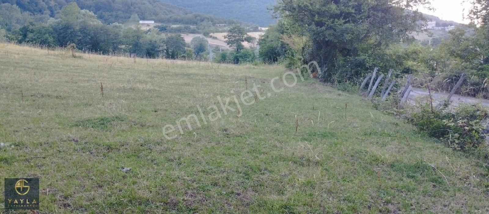 Atakum Yukarıaksuda Satılık 25 Dönüm Tarla Genıs Yol Cephelı