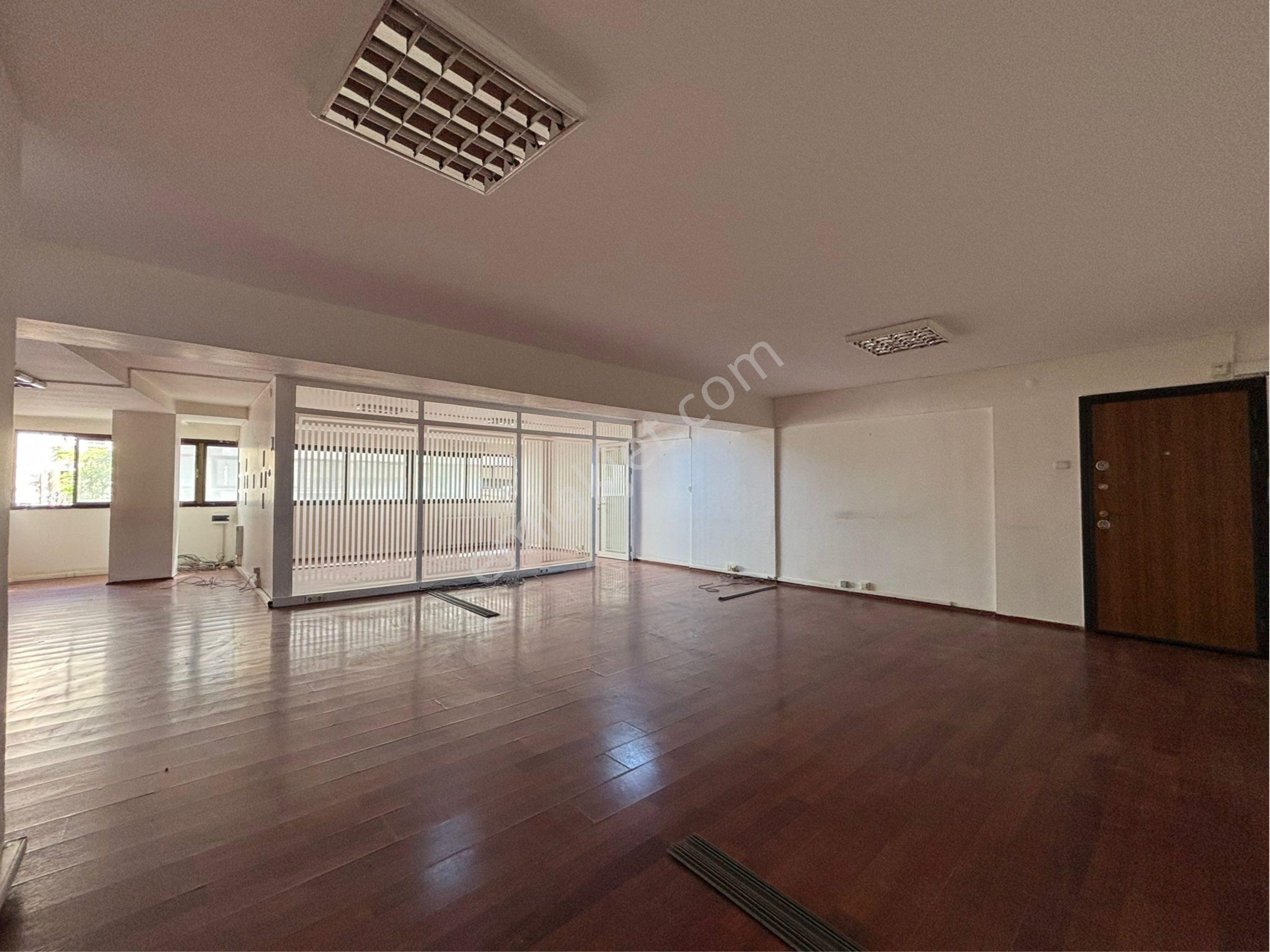 Alsancak Kıbrıs Şehitleri Yakını Köşe 1.kat 1+1 110m2 Wc’li Kiralık İşyeri /ofis - Görsel 10