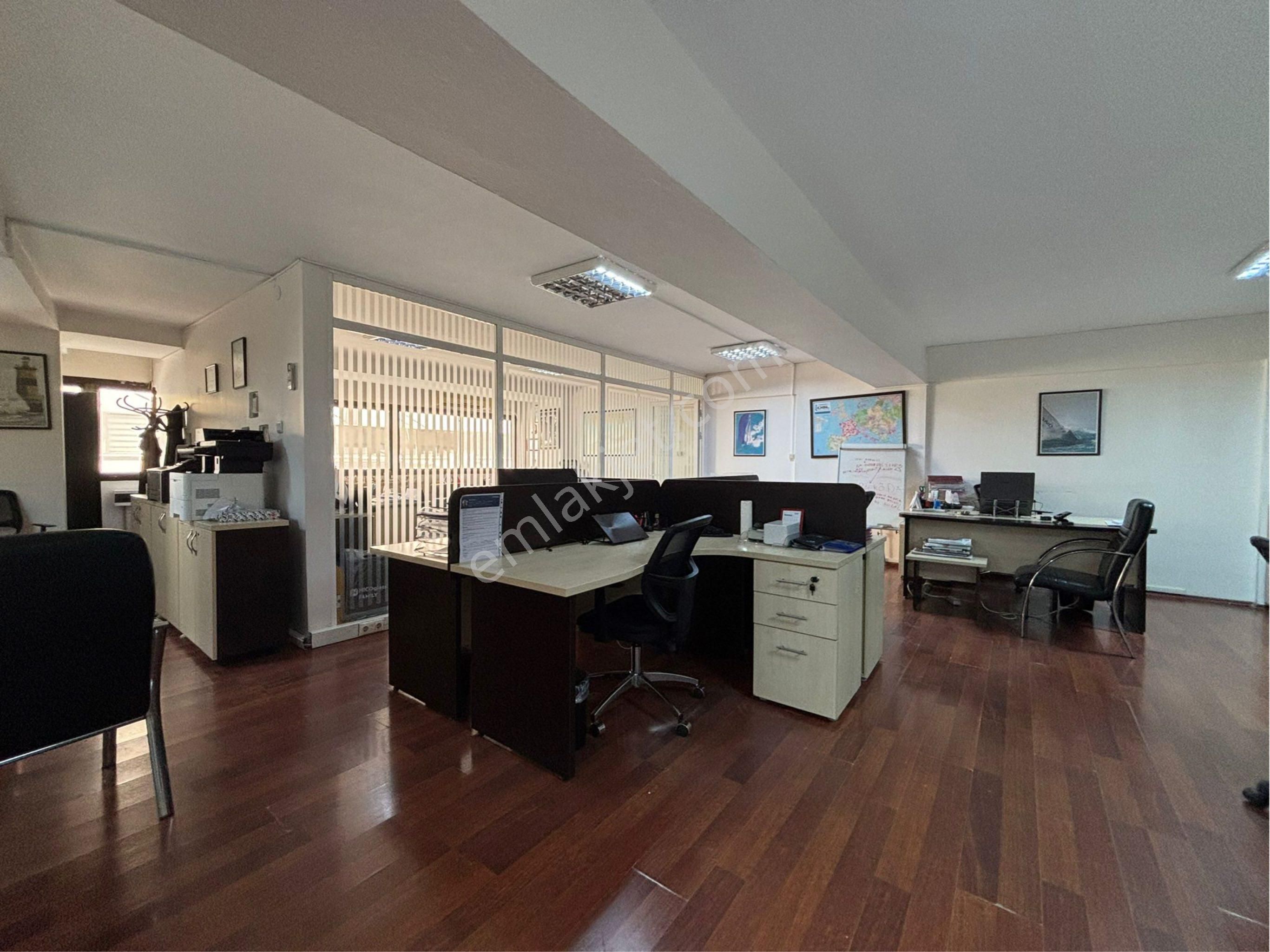 Alsancak Kıbrıs Şehitleri Yakını Köşe 1.kat 1+1 110m2 Wc’li Kiralık İşyeri /ofis