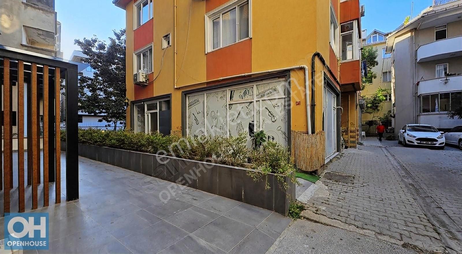 Göktürk Belediye Caddesi'nde Bahçe Kullanımlı Kiralık Dükkan