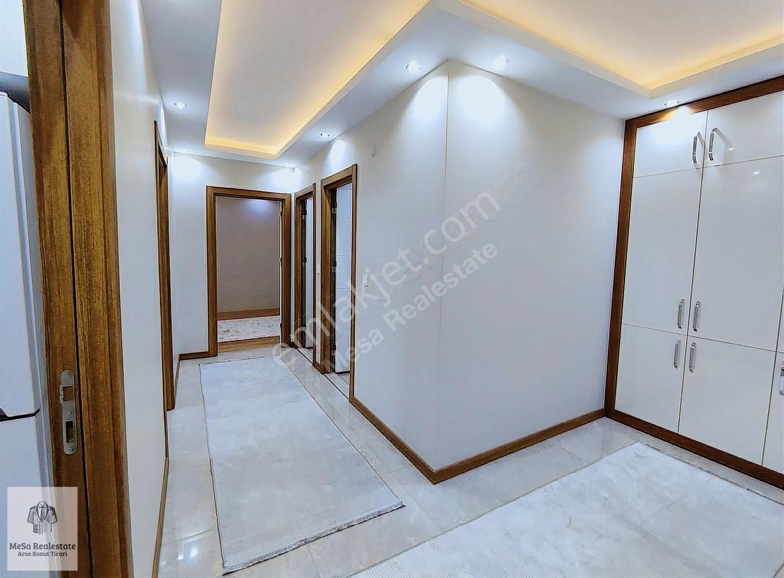 Metrobüse Yakın Merkezi Konumda Cadde Üstü Yeni Bina 2+1