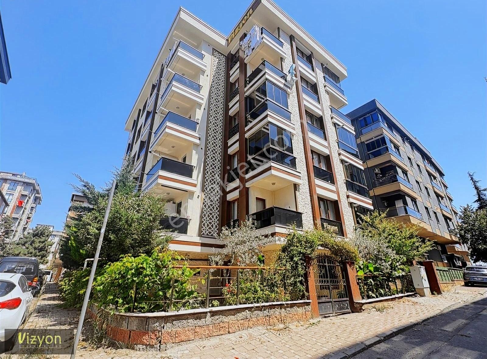 Çekmeköy Cumhuriyet Mahallesinde Kiralık Ayrı Mutfaklı 1+1 Daire
