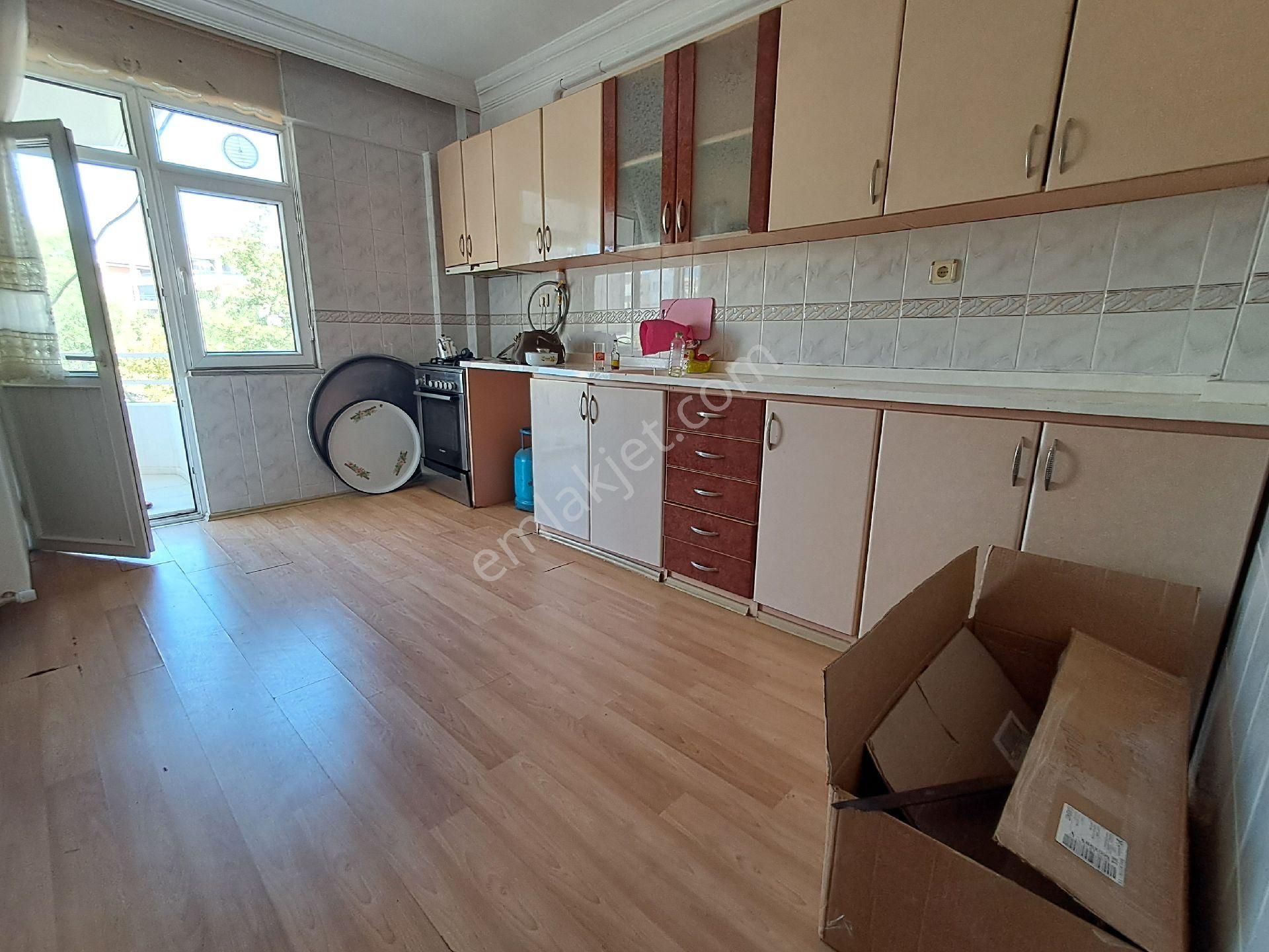 Akçay Sarıkız Da Ön Cephe Ara Kat 2+1 Daire