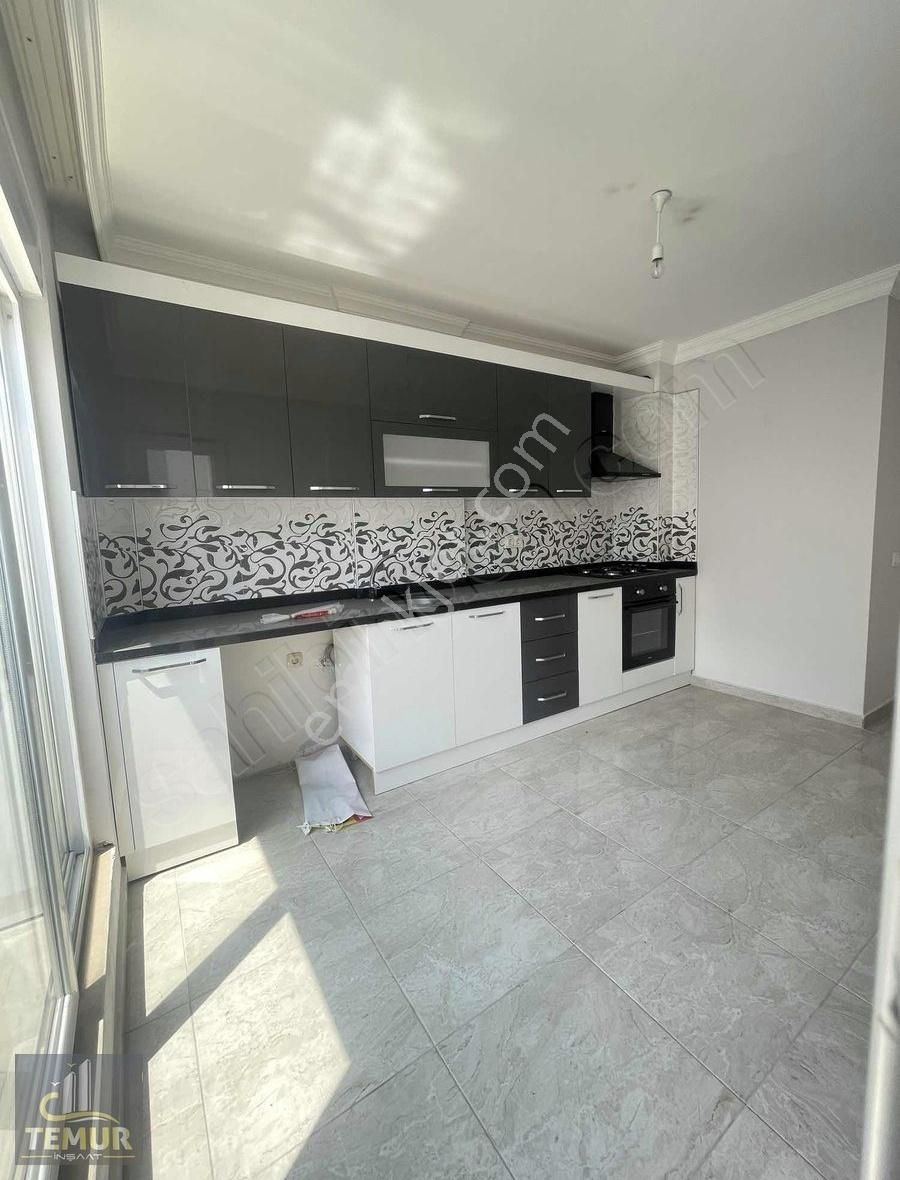 Site İçi Asansörlü 2+1 95m2 Ara Kat